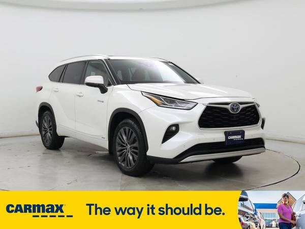 Toyota Highlander Hybrid with VIN: 5TDEBRCHXLS010686