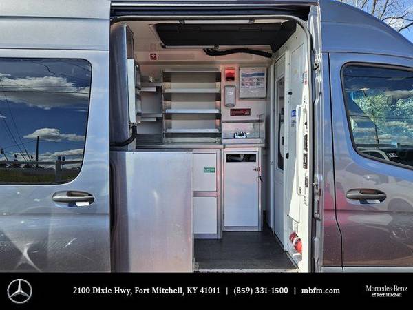 Mercedes-Benz Sprinter with VIN: W1W9ED3Y1MT069208