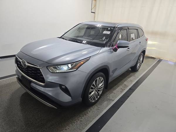 Toyota Highlander with VIN: 5TDFZRBH9LS035922