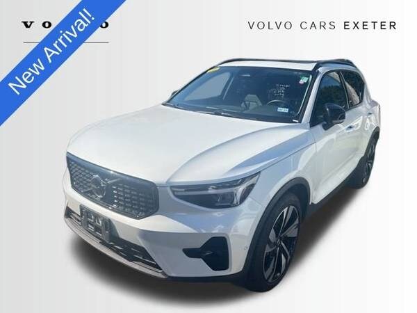 Volvo XC40 with VIN: YV4L12UC9S2500320