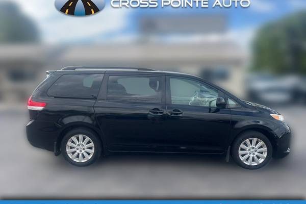 2012 Toyota Sienna LE 7-Passenger