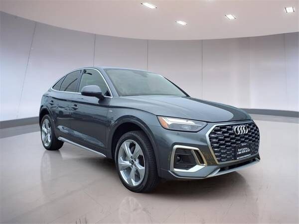 Audi Q5 Sportback with VIN: WA15AAFY3N2098114