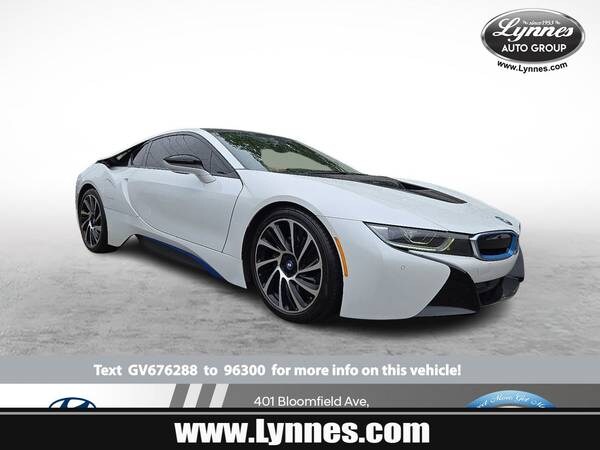BMW i8 with VIN: WBY2Z2C5XGV676288