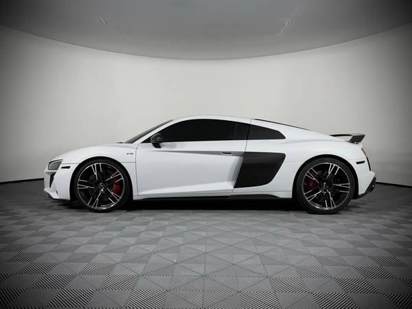 Audi R8 with VIN: WUAKBAFX8L7901399