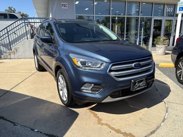 Ford Escape with VIN: 1FMCU9HD7JUA69609