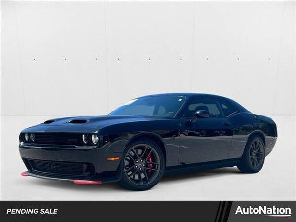 Dodge Challenger with VIN: 2C3CDZC9XNH178134