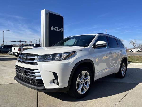 Toyota Highlander with VIN: 5TDDZRFH7KS932866