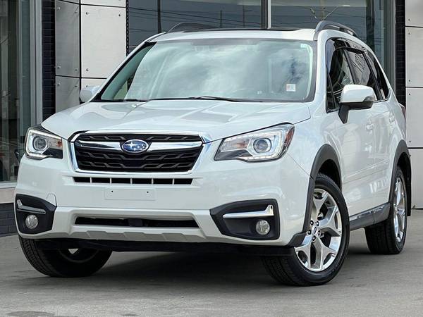 Subaru Forester with VIN: JF2SJAWC2JH549720