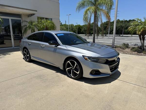 Honda Accord with VIN: 1HGCV1F35NA081926