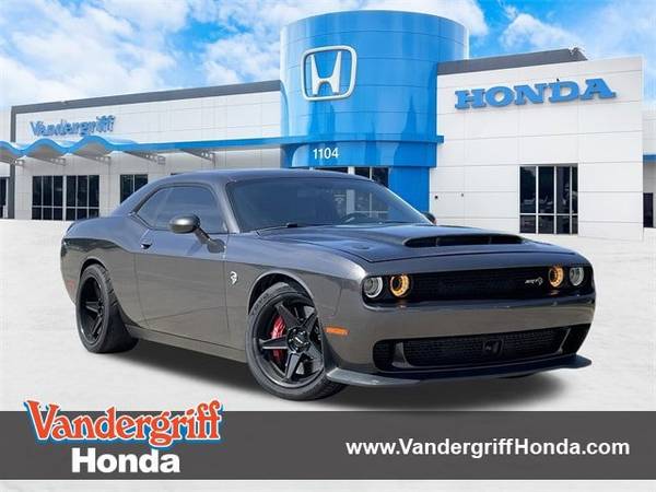 Dodge Challenger with VIN: 2C3CDZC95PH558596