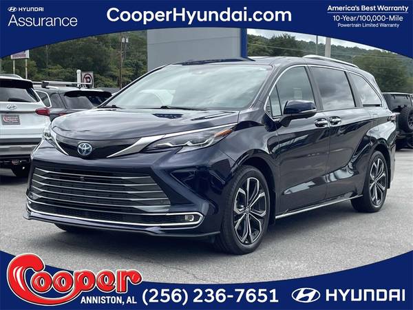 Toyota Sienna with VIN: 5TDERKEC8SS225518