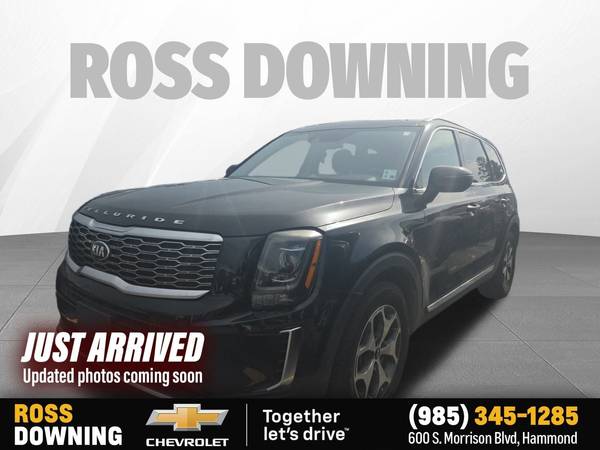 Kia Telluride with VIN: 5XYP3DHC2LG003556