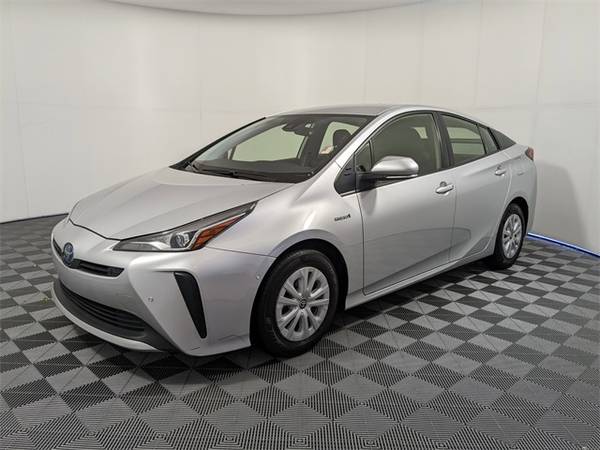 Toyota Prius with VIN: JTDKAMFU9N3188546