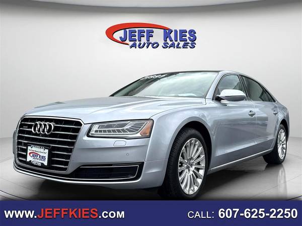 Audi A8 with VIN: WAU32AFD4FN027900