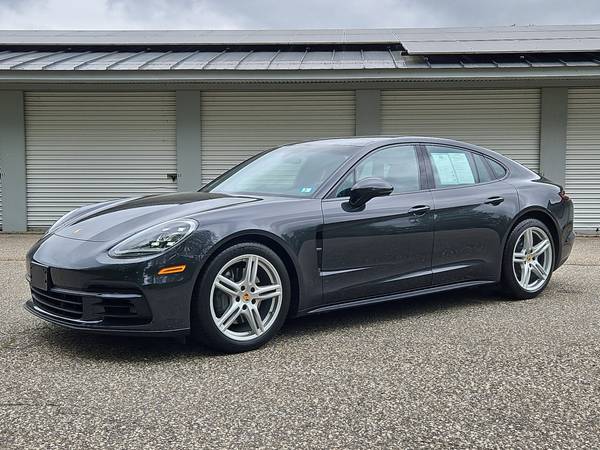 Porsche Panamera with VIN: WP0AB2A75JL136016