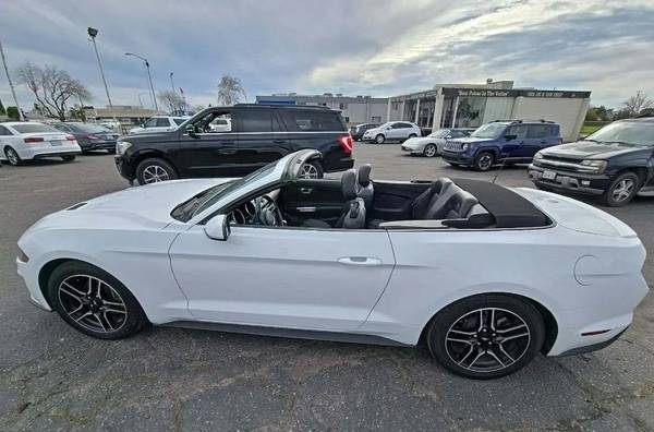 Ford Mustang with VIN: 1FATP8UH4N5101341