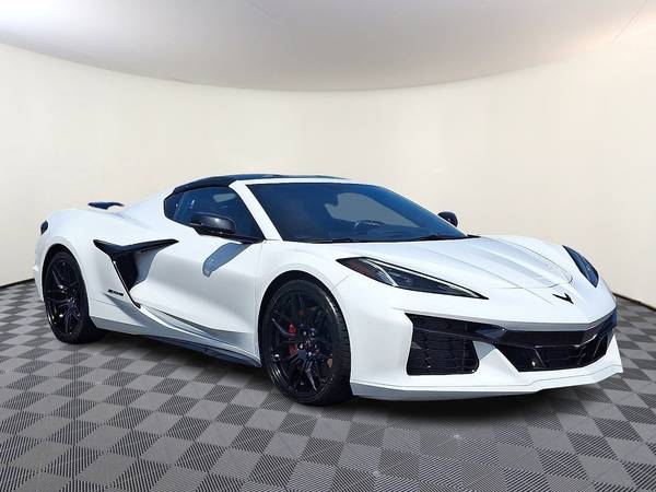 Chevrolet Corvette with VIN: 1G1YD2D36P5601166