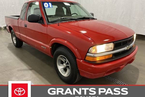 2001 Chevrolet S-10 LS Extended Cab
