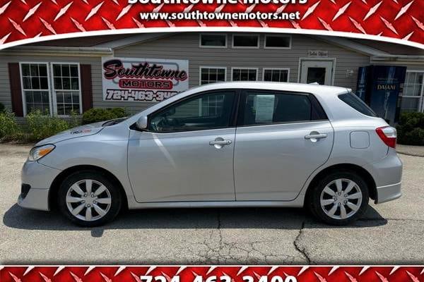 2010 Toyota Matrix Base Hatchback