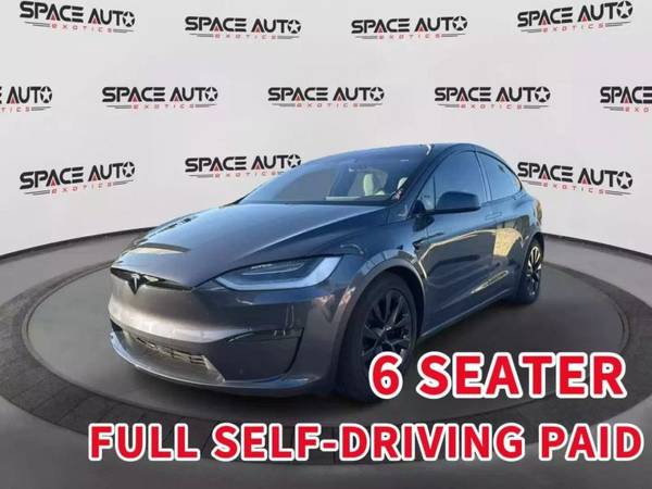 Tesla Model X with VIN: 7SAXCBE58NF334634