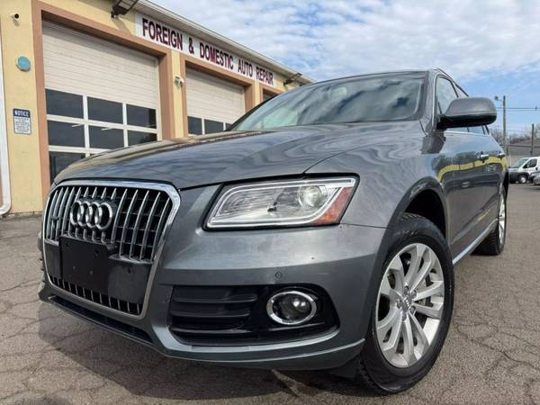 Audi Q5 with VIN: WA1CMAFP5FA077746