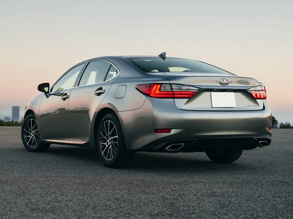 Lexus ES 350 with VIN: 58ABK1GG6JU107421