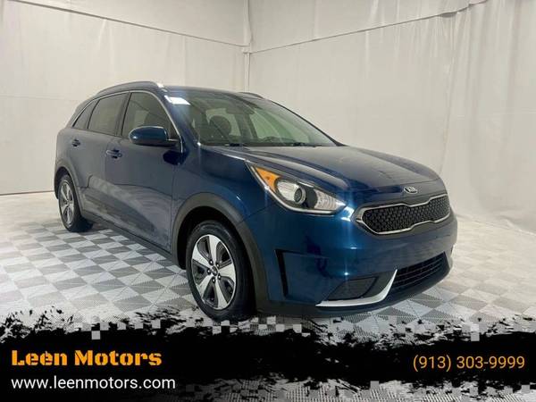 Kia Niro with VIN: KNDCB3LC1J5122837