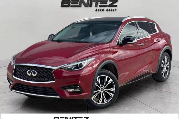 2017 INFINITI QX30 Premium