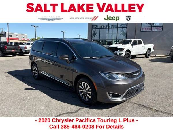 Chrysler Pacifica with VIN: 2C4RC1EG2LR127143