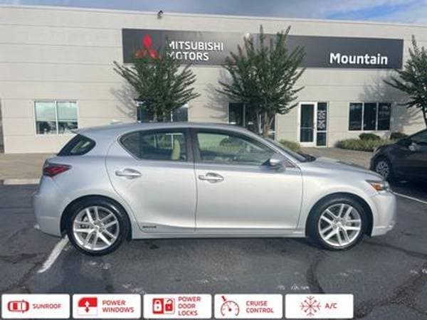 Lexus CT 200h with VIN: JTHKD5BH3F2230351