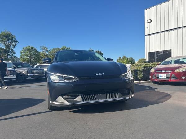 Kia EV6 with VIN: KNDC34LB7P5611259