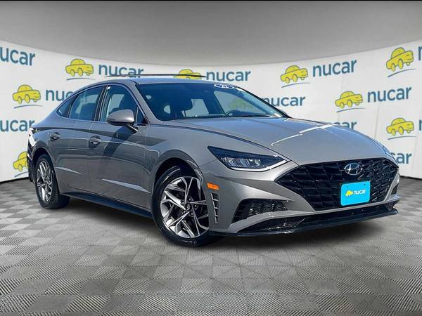 Hyundai Sonata with VIN: KMHL64JA9NA244155