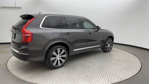 Volvo XC90 with VIN: YV40621A0P1962236
