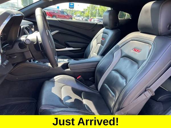 Chevrolet Camaro with VIN: 1G1FH1R76L0126935