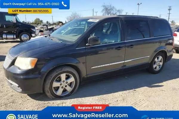 2014 Chrysler Town and Country Touring