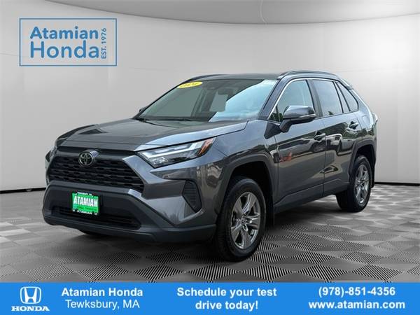 Toyota RAV4 with VIN: 2T3P1RFV3RC408036