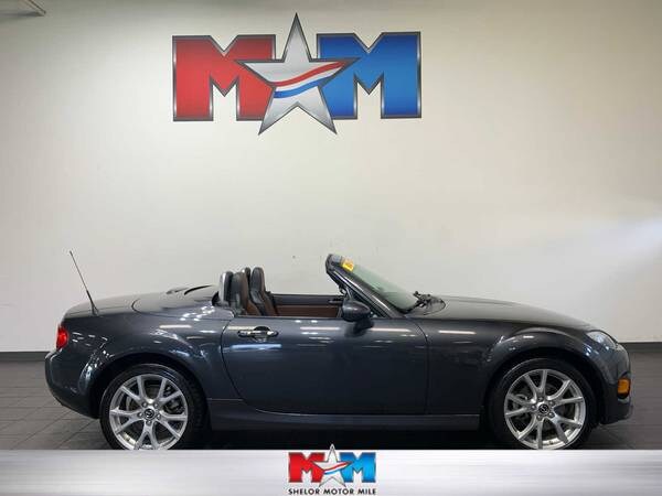 Mazda MX-5 Miata with VIN: JM1NC2PF8F0240120