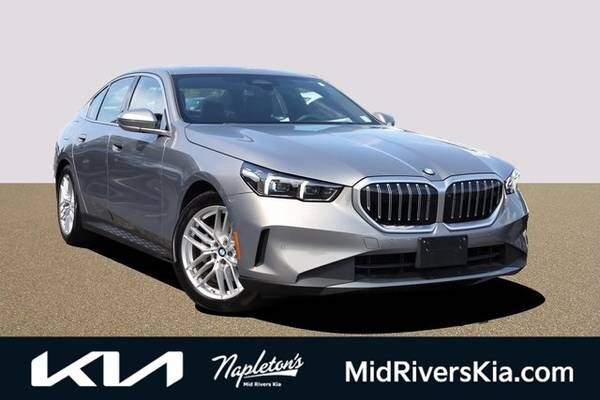 BMW 5 Series with VIN: WBA53FJ04SCT19687