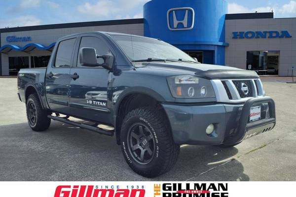 2014 Nissan Titan PRO-4X  Crew Cab