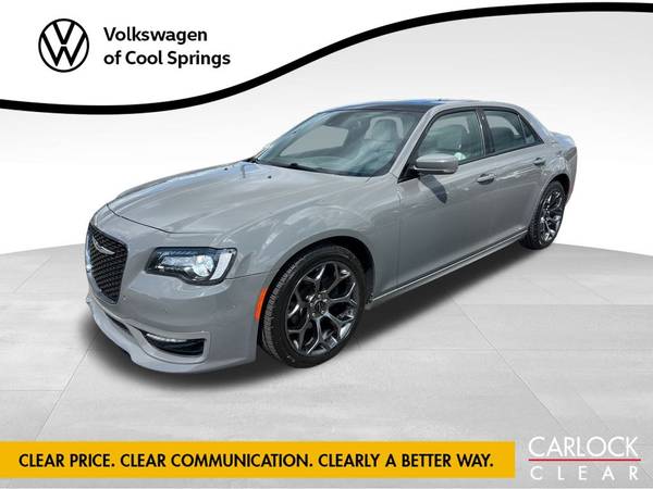 Chrysler 300 with VIN: 2C3CCABG5JH121273
