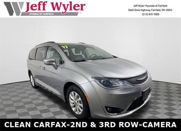 Chrysler Pacifica with VIN: 2C4RC1BG3HR569814
