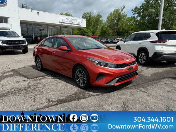 Kia Forte with VIN: 3KPF24AD5PE531032