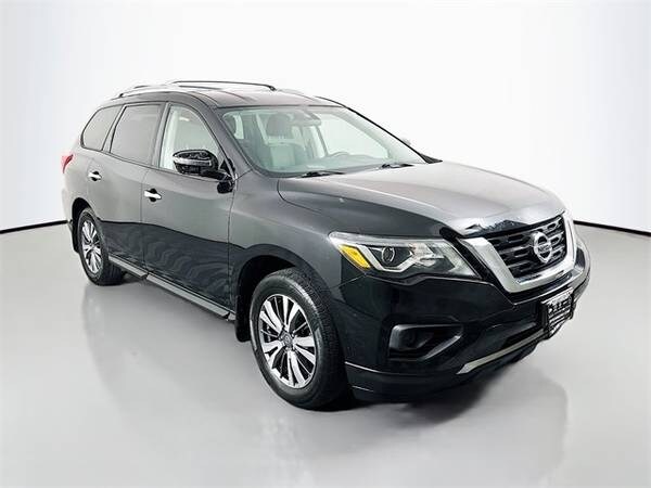 Nissan Pathfinder with VIN: 5N1DR2AN1LC593265