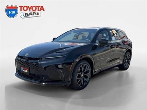Toyota Crown Signia with VIN: JTDACAAJ8S3020829
