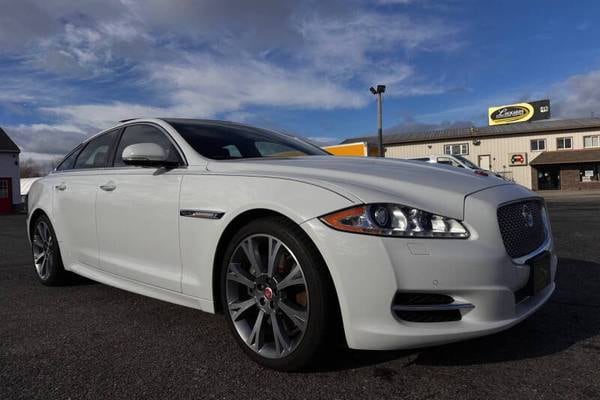 2015 Jaguar XJ Base