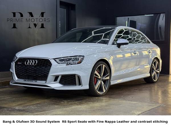 Audi RS 3 with VIN: WUABWGFF1KA907593