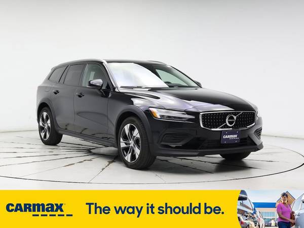 Volvo V60 Cross Country with VIN: YV4102WK7L1046459