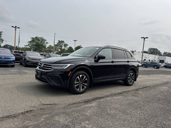 Volkswagen Tiguan with VIN: 3VVFB7AX3PM085921