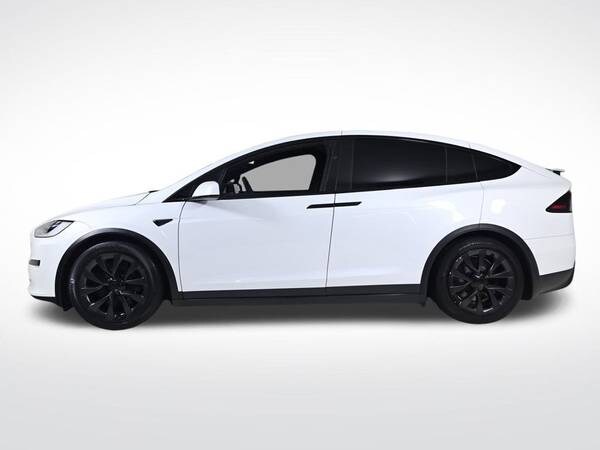 Tesla Model X with VIN: 7SAXCBE67NF341731
