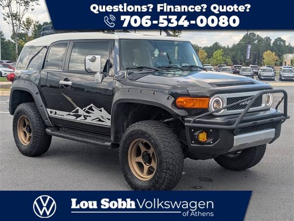 Toyota FJ Cruiser with VIN: JTEBU4BF2EK187335